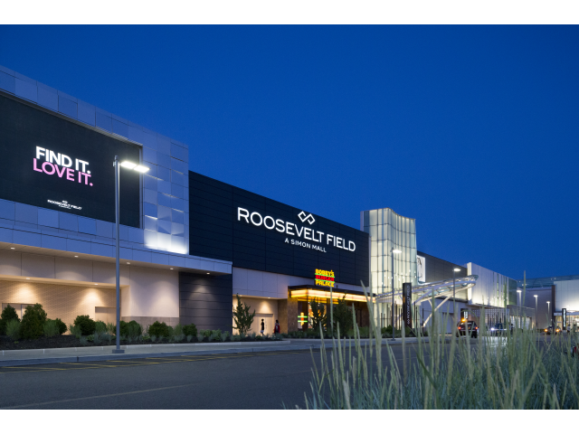 Neiman Marcus opens at Roosevelt Field mall